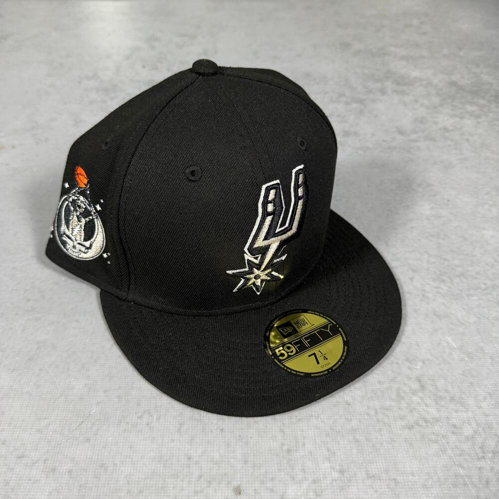 SAMPLE New Era San Antonio Spurs X Grateful Dead Fitted Hat Black - Size: 7 1/4